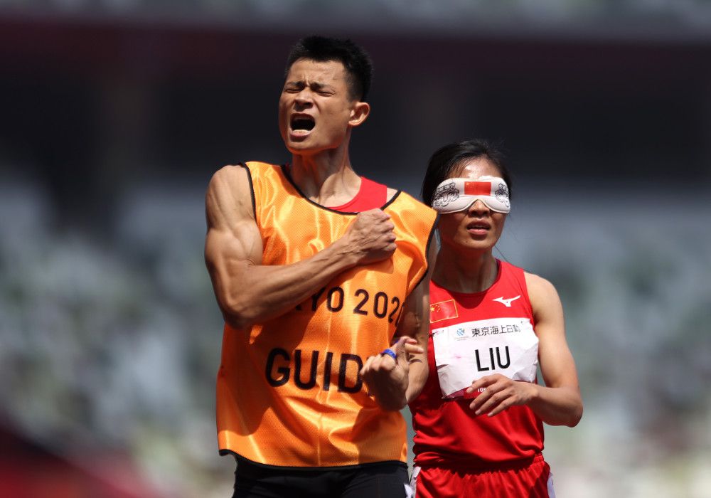 以全国第一的成绩考入北京电影学院的吴磊不忘叮嘱粉丝要好好学习，并表示在大学期间他也会好好学习，今后继续接好戏，成为一个好演员，引发现场粉丝高呼;你已经是个好演员了！